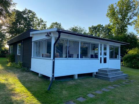 Pukavik -Cottage with sea view