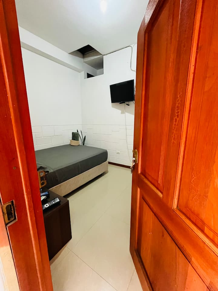 Habitación 100% Privada Con Wi-fi Y Aire Acondicio - Tumbes