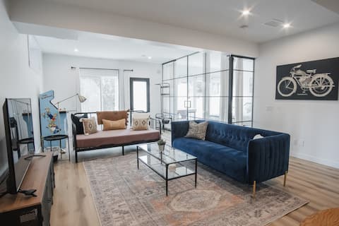 Top Airbnb: NYC Loft Inspired •12 mins to WEM •Vintage arcade in Kinglet Gardens