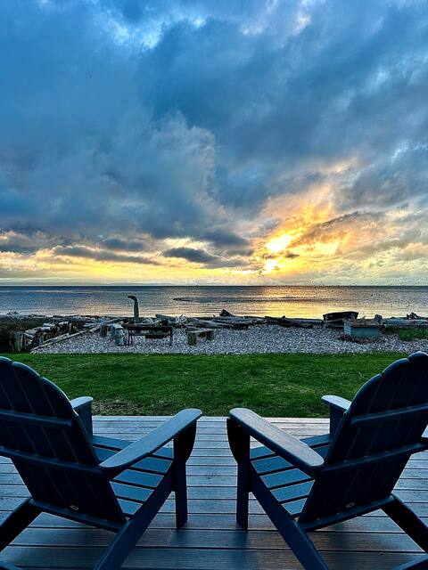 Beautiful Seaside 3-Bedroom Cottage