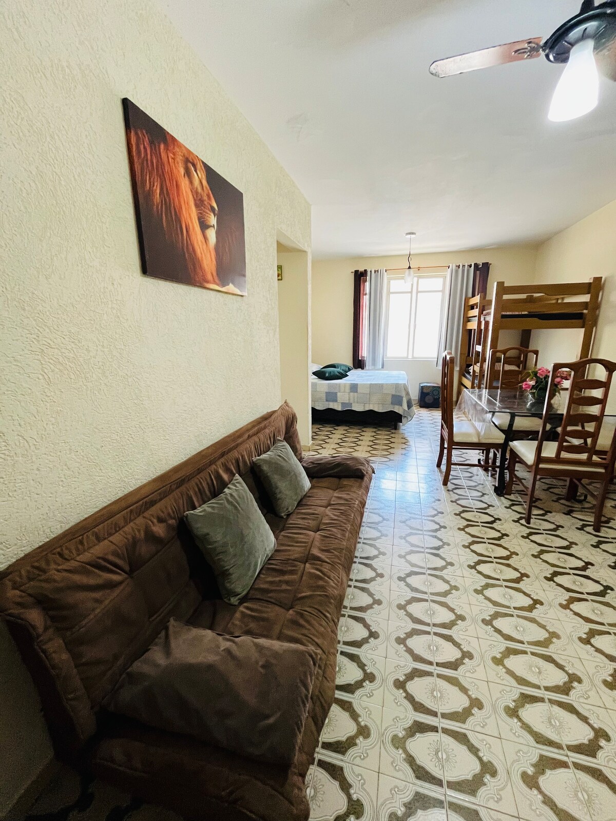 Anúncio popular: Spacious studio apartment in Canto do Forte em Praia Grande