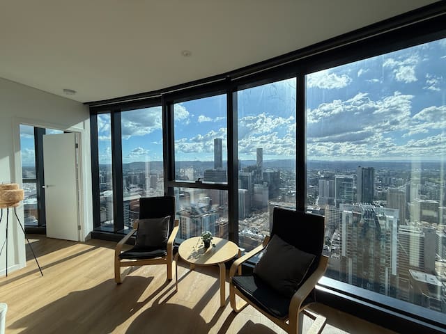 Amazing skytower city view Free Parking gallery image 2