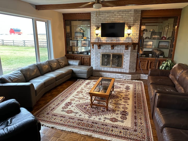 8-bedroom Home Overlooking The Pipestone Valley - Saskatchewan