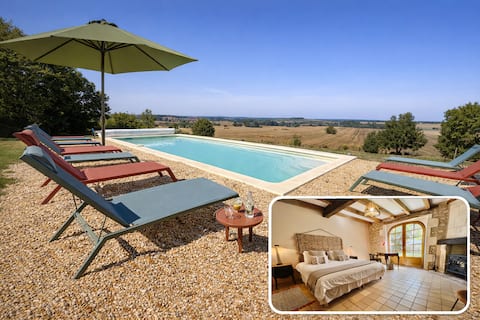 Beautiful farm, stunning views, heated pool