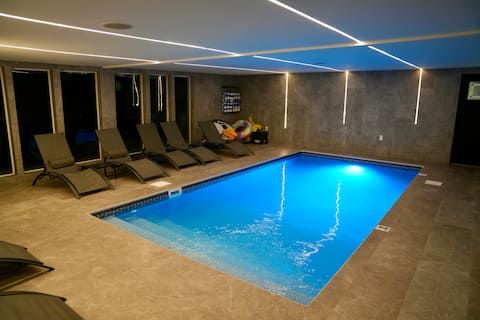 Ultimate Luxury Escape With Indoor Pool/Sauna