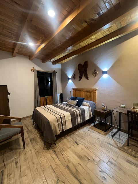 Mojiganga House. Beautiful, modern, moments together.