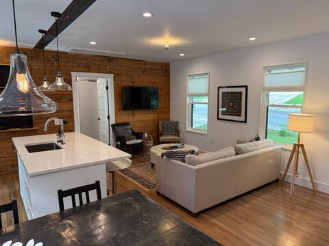 Popular Airbnb listing: Charming Clarksville in Austin