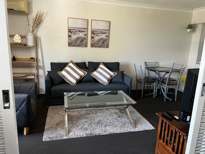 Spacious 1 Bedroom Apartment W/resort Facilities - Gold Coast