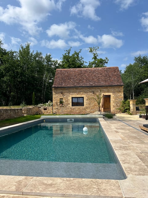 Pleasant cottage in the countryside with pool