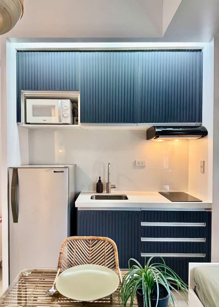 Lovely Condo At Calyx Residences Ayala (12n) - Cebu City
