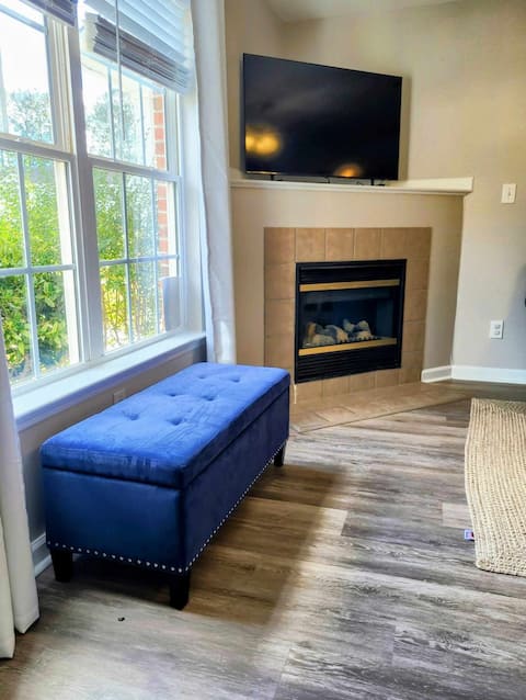 Popular Airbnb listing: Family Friendly: Min 2 Base, Park, Shops, Games in Jacksonville