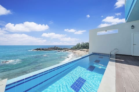 Clean and luxurious 101 outdoor indoor pool with individual swimming pool and spa