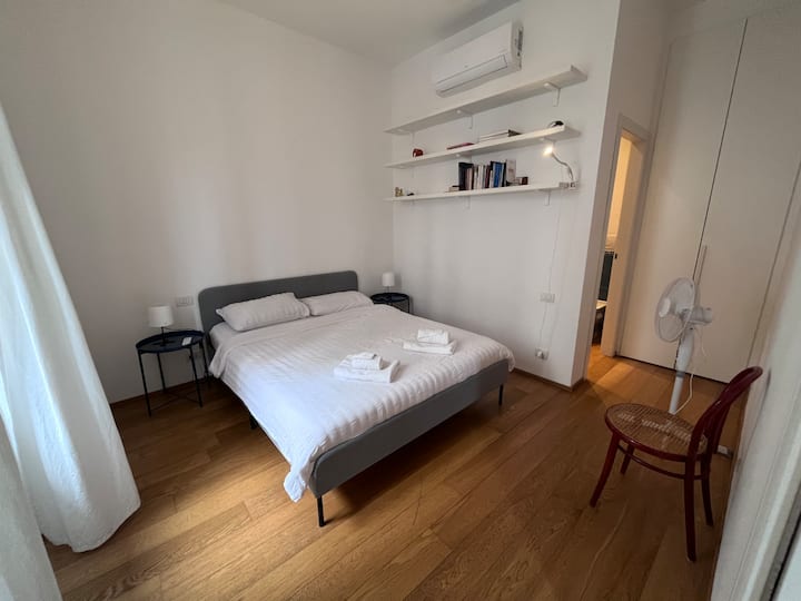 Cozy second room with bathroom.