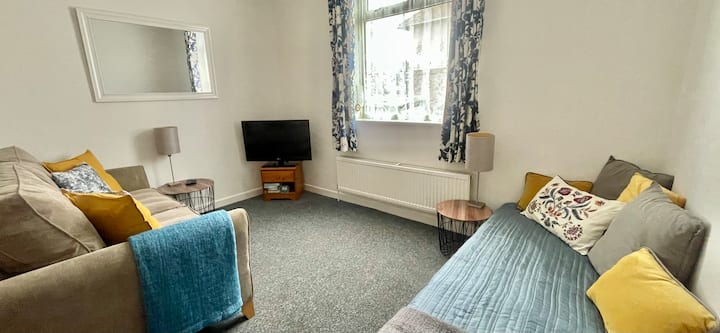Flat With Private Garden, Easy Parking, Near Beach - Hayling Island