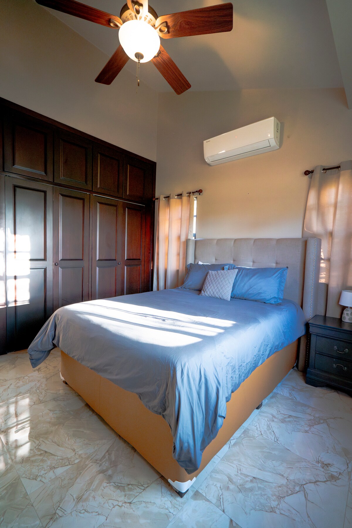 غرفة النوم 2