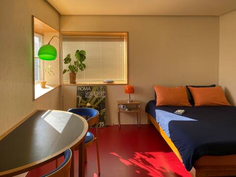 It is a quiet house located around 2F Wolhwa Street.