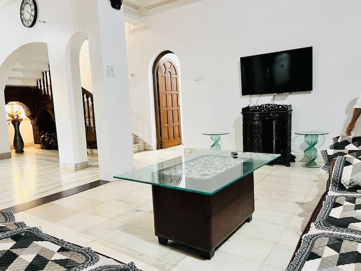 Living room image 3