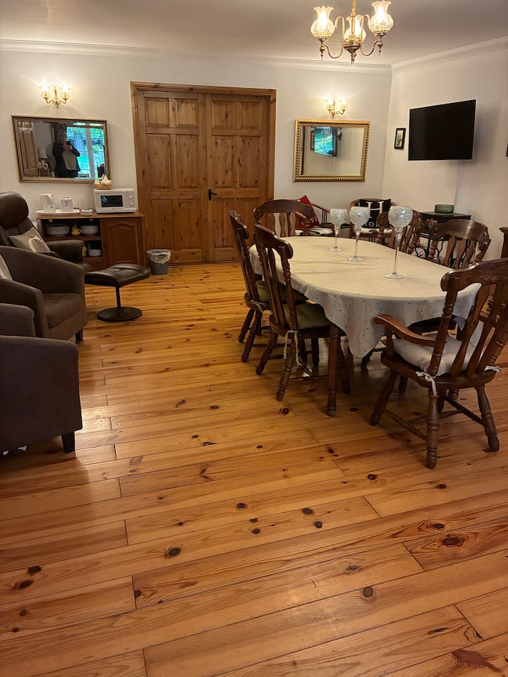 Triplet Room In Rural Area Sleeps 3/4 (Room Only) - Loughrea