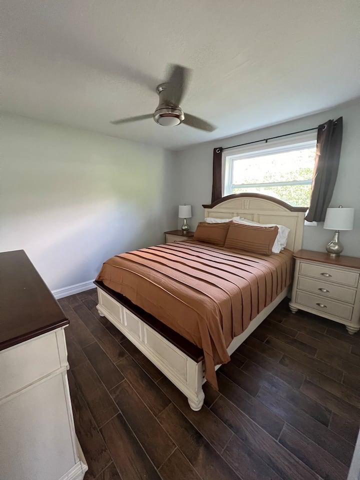 Queen bedroom