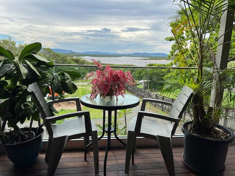 The Orchid - 2 Bed 1 Bath apartment in Cooktown