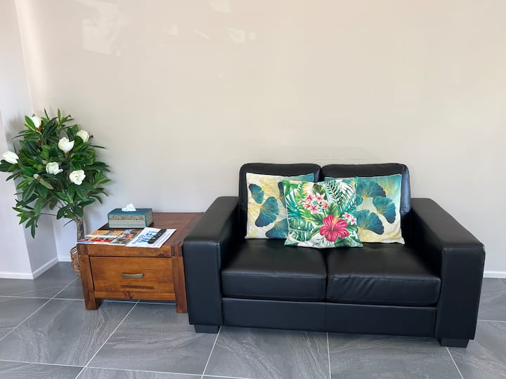 The Frangipani- One Bedroom Apartment In Cooktown - Cooktown