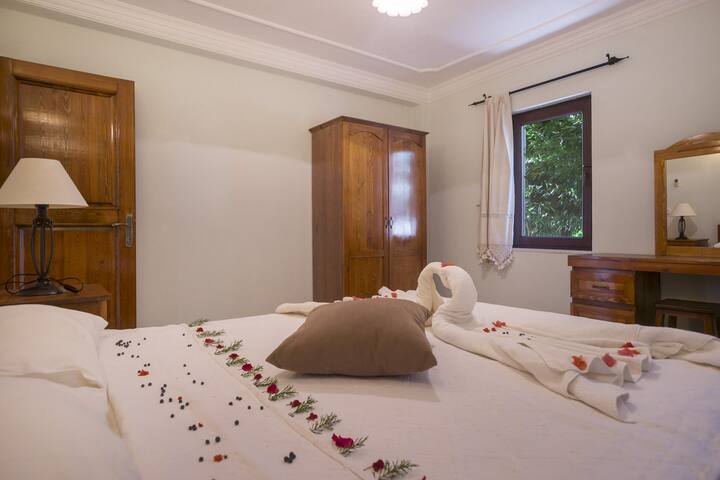 საძინებელი 4