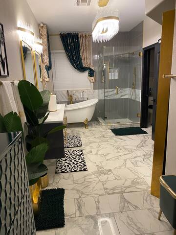 Classy & private 3bd/2.5b gallery image 5