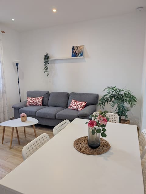 Top performing Airbnb: La Maresía, a house by the sea in Puerto De La Cruz
