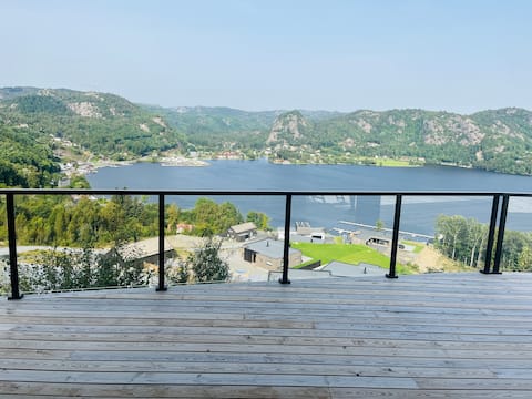 Modern cottage with lovely views on Åpta, Farsund