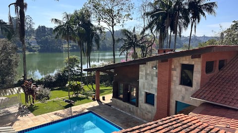 Farmhouse in a condominium at the back of the dam