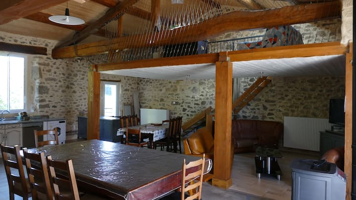 Grand Gîte En Pierres Pour 1 à 15 Personnes - Puy-de-Dôme