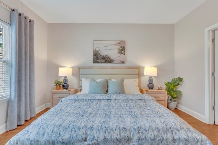 Colossal Couple’s Getaway