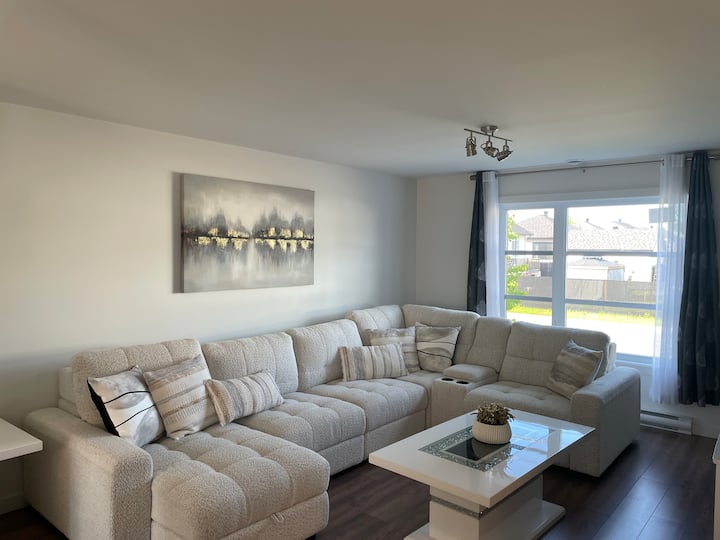 Luxuria, Unique En Ville - Drummondville