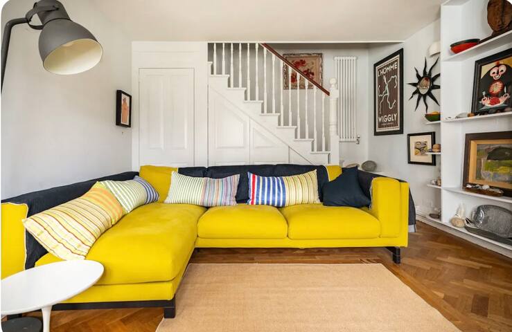 Family-Friendly 3BR Home 20min Tube to Main Sites