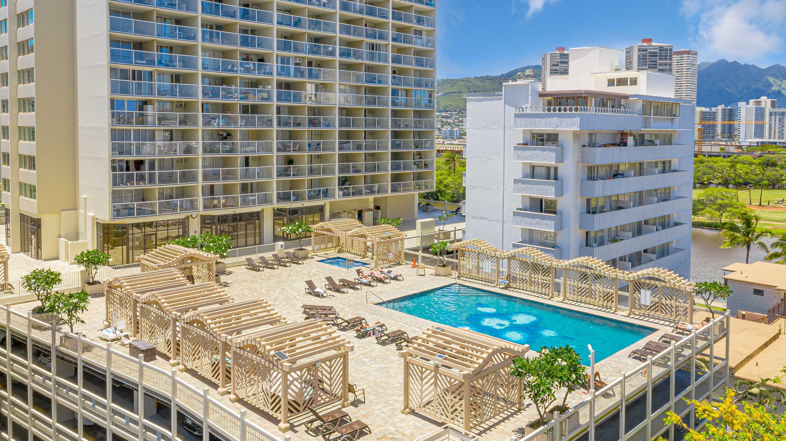 Condo in Honolulu · ★4.97 · Studio · 2 beds · 1 private bath - Image 18