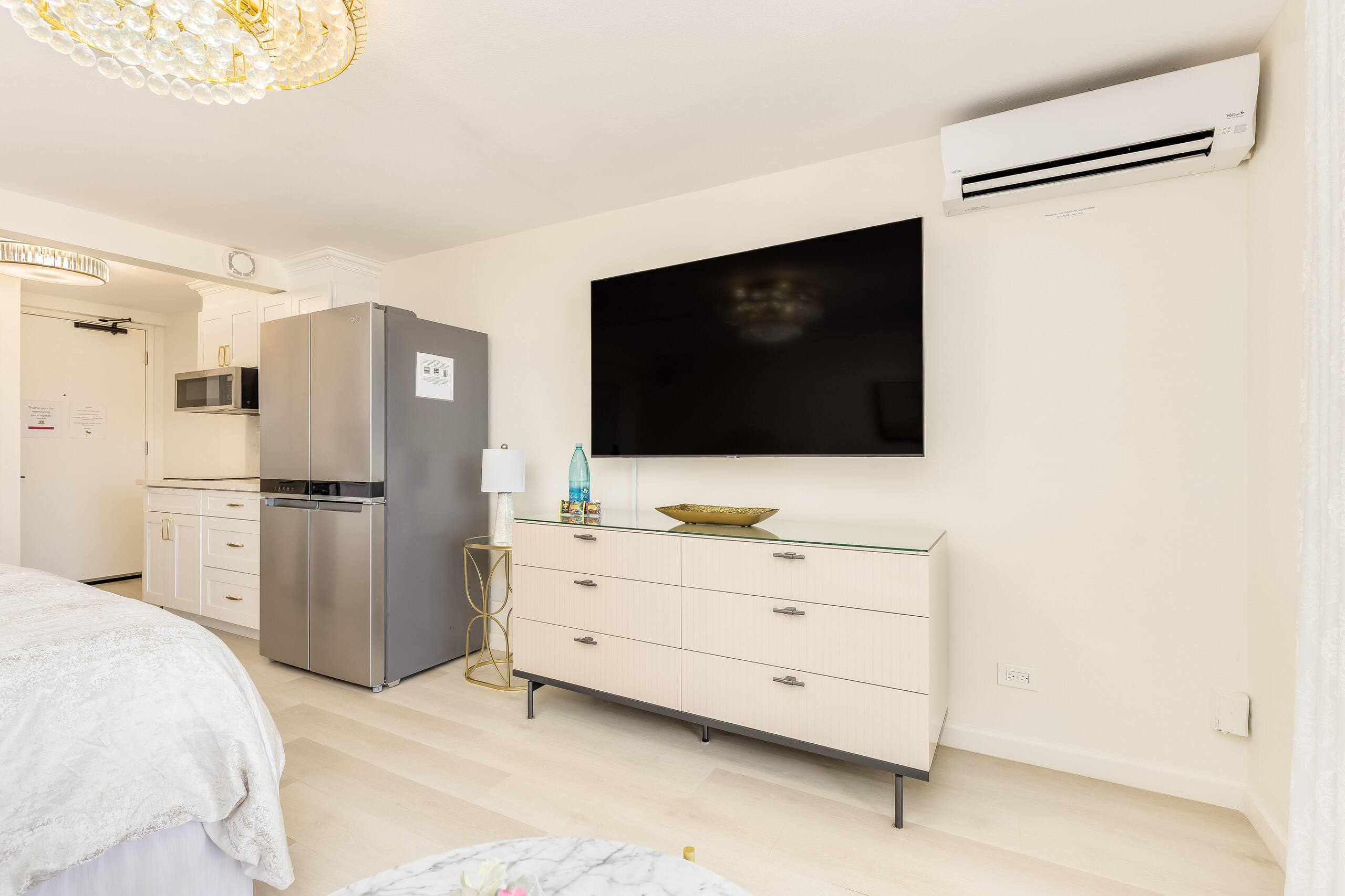 Condo in Honolulu · ★4.97 · Studio · 2 beds · 1 private bath - Image 23