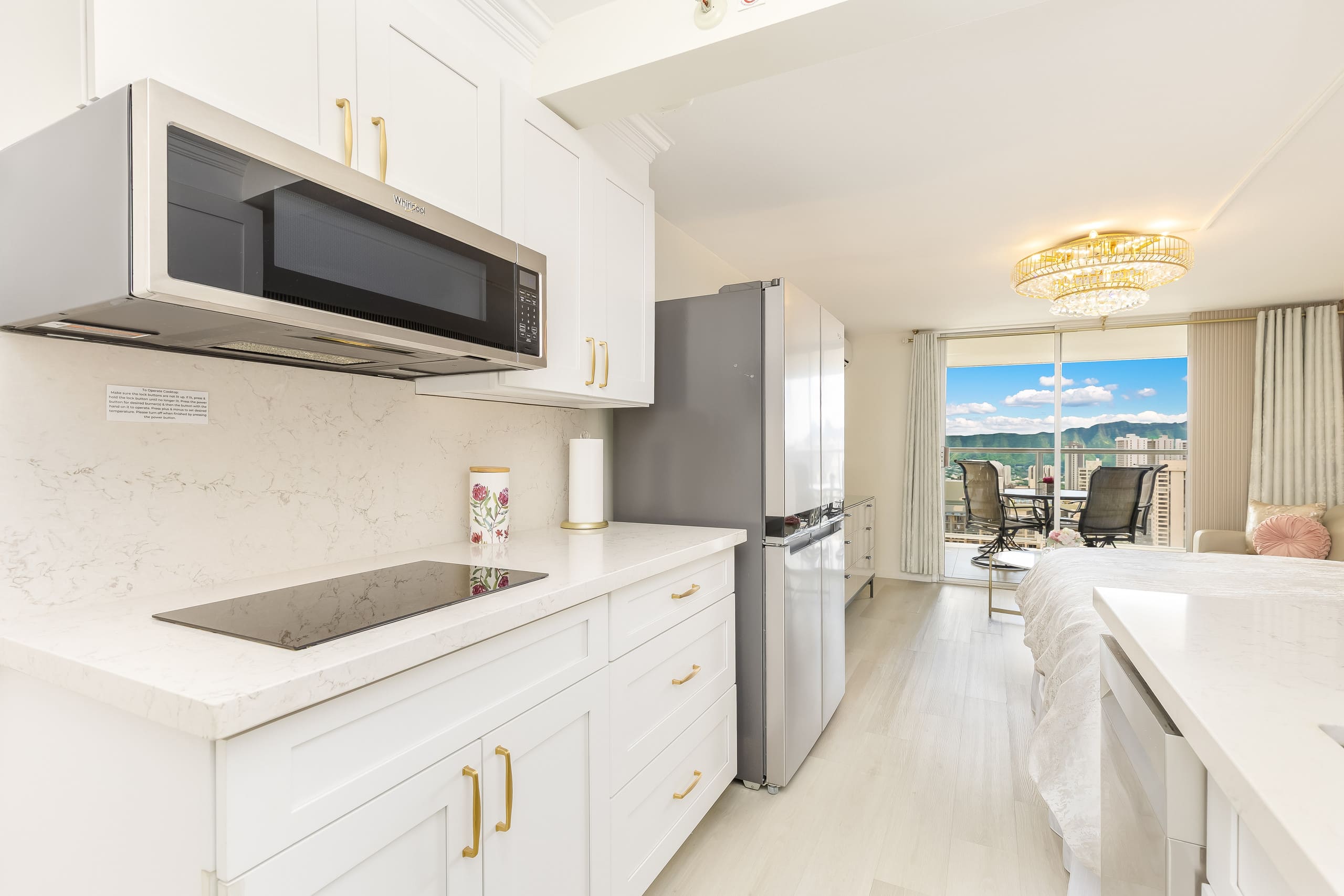 Condo in Honolulu · ★4.97 · Studio · 2 beds · 1 private bath - Image 5