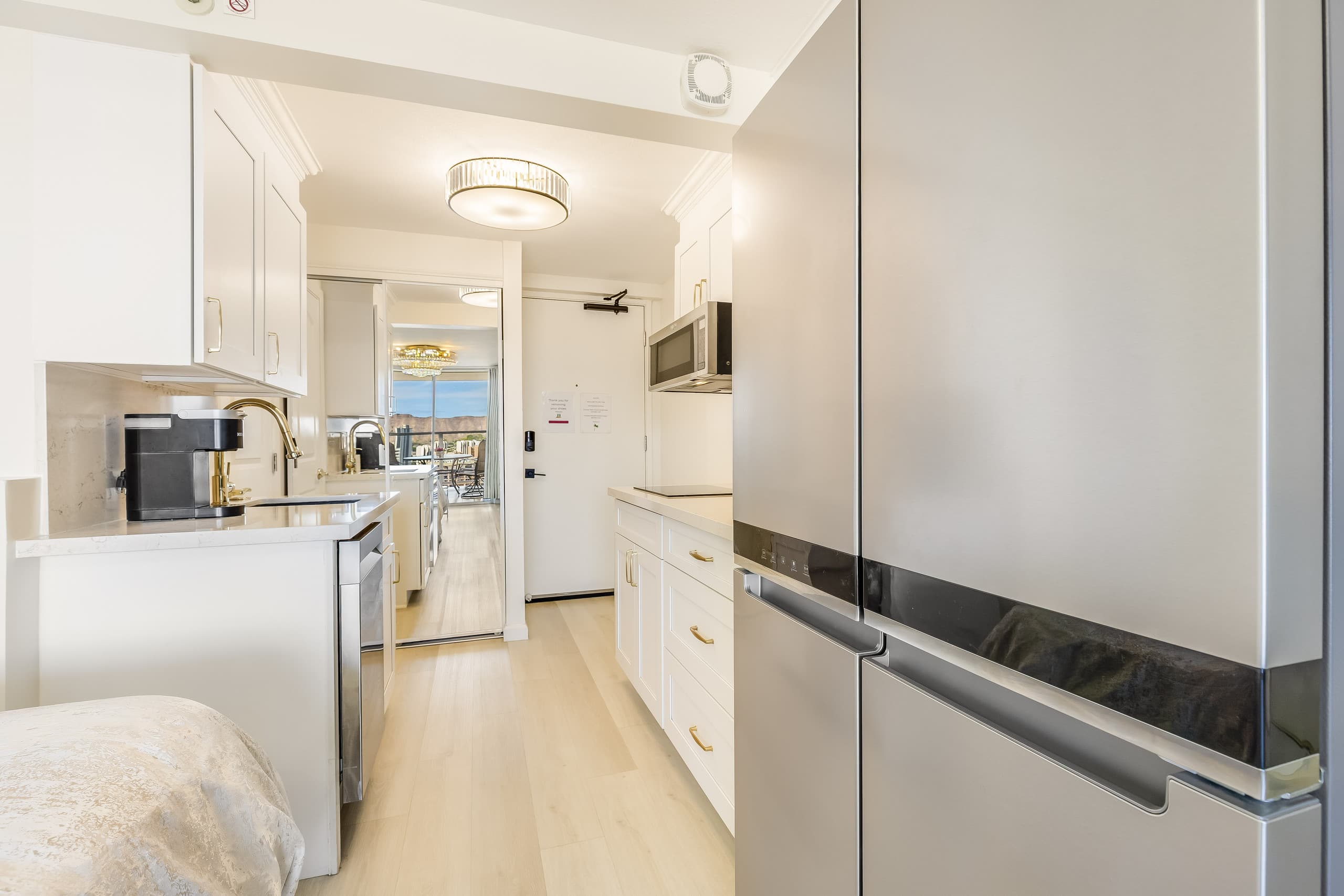 Condo in Honolulu · ★4.97 · Studio · 2 beds · 1 private bath - Image 26