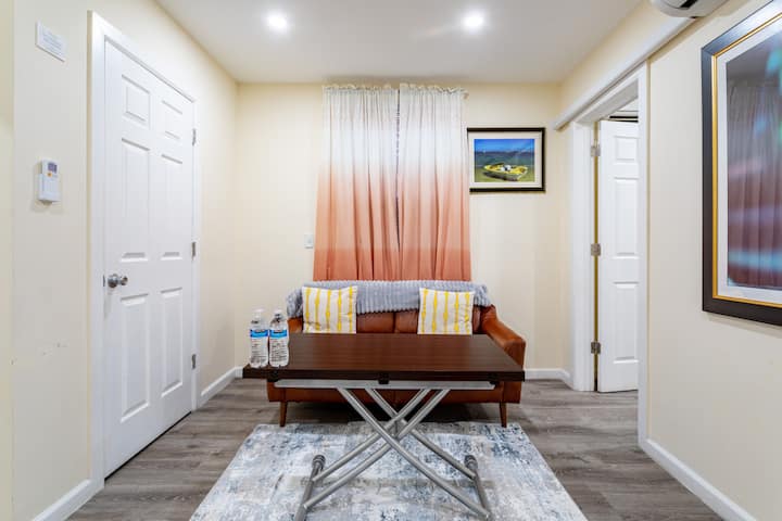The Ultimate 2-apt Escape | 4br-2baths-2kitchens - Norwood - Bronx NY