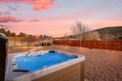 Grand Canyon Basecamp | Hot Tub | 4 King Beds