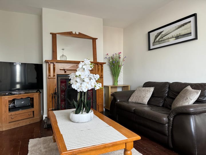5 Bedroom House - Sleeps 9 - Galway