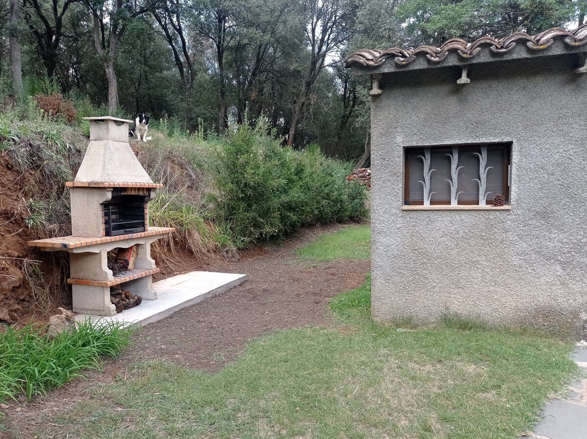 private BBQ close to the house at Can Mallorca in Santa Pau