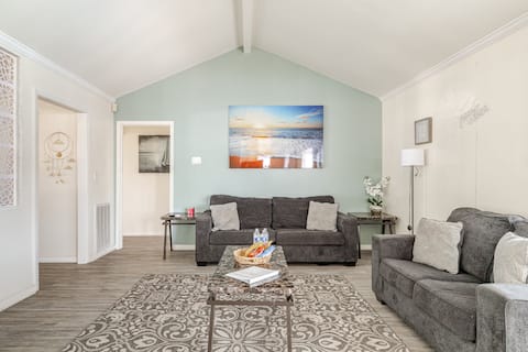 Top performing Airbnb: Relax in Houston Spring Branch 4BR Pool & Sunroom in Spring Branch Central