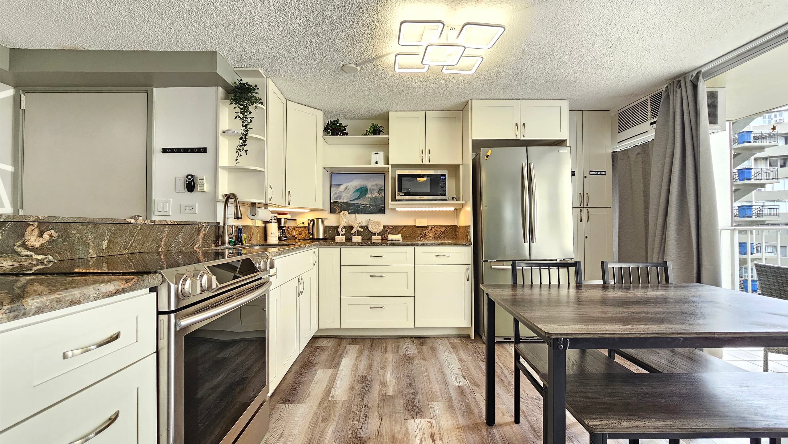TWP 605 1-bedroom vacation home with free parking - Image 11