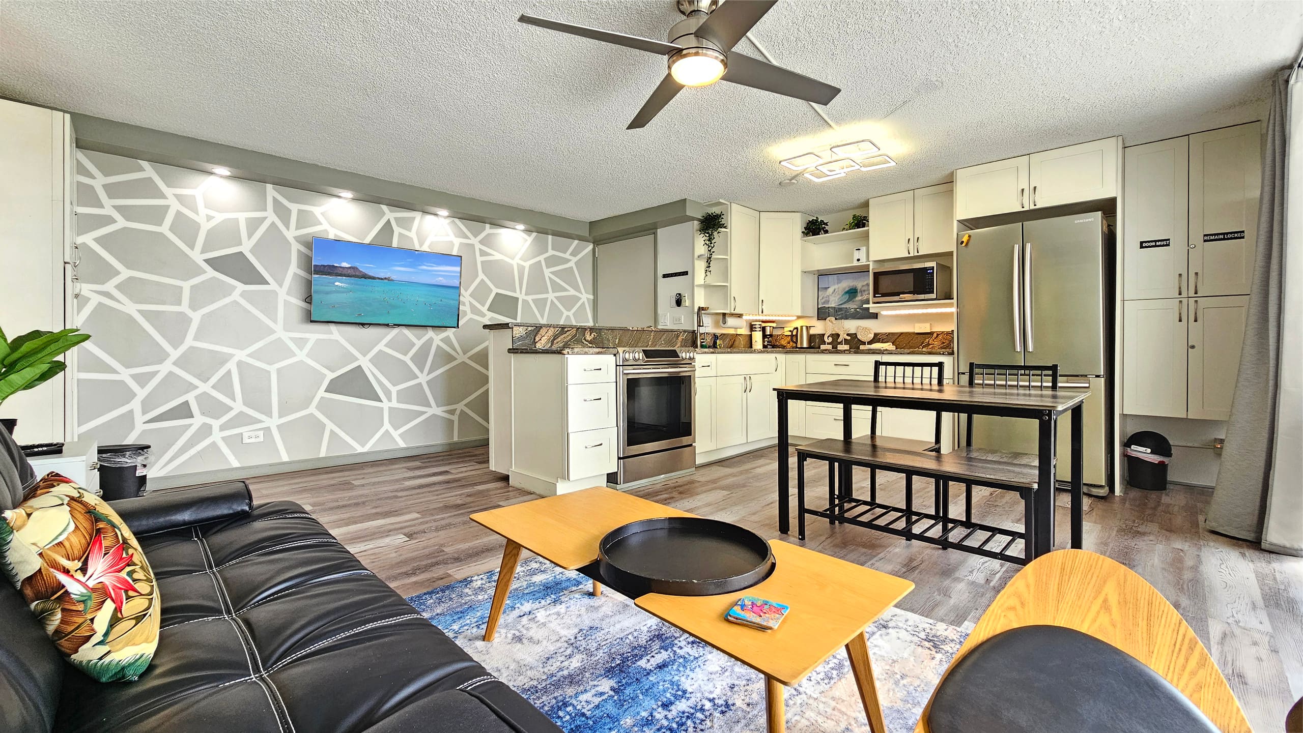 TWP 605 1-bedroom vacation home with free parking - Image 3
