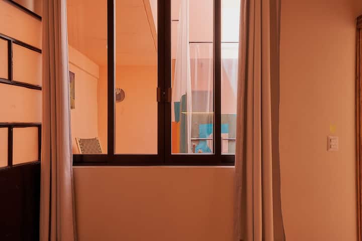 Hyrje. Apartamento Amarillo