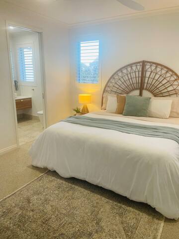 Sea Sanctuary 2 Luxury Beachfront Retreat gallery image 4