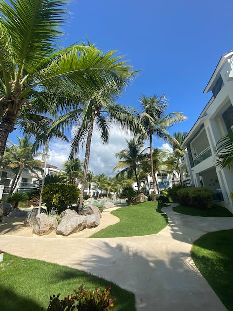Estrella Dominicus with a beautiful pool!