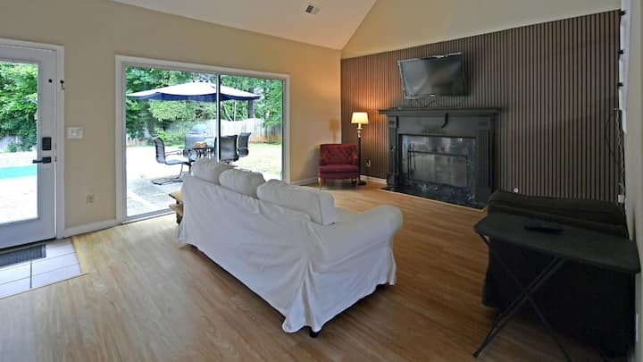 Acworth House With Diving Pool - Kennesaw, GA