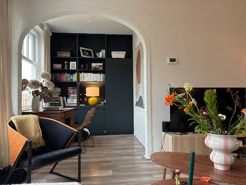 Successful Airbnb property: Modern Apartment with Rooftop Terrace in AdamWest in Landlust Zuid
